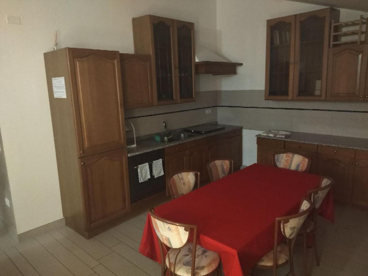 Room In Guest Room - Single Room Between Padua And Chioggia Brugine Экстерьер фото